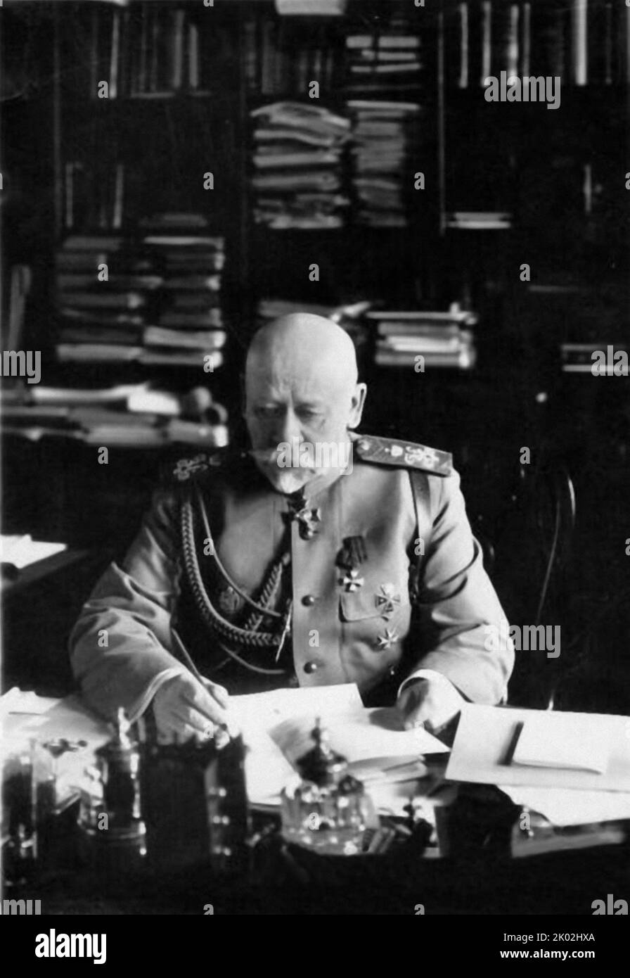 Vladimir Aleksandrovich Sukhomlinov (1848 - 1926) Generale russo dell'Esercito Imperiale Russo che servì come Capo dello Stato maggiore dal 1908 al 1909 e Ministro della Guerra dal 1909 al 1915. Sukhomlinov fu processato per alto tradimento, corruzione e abuso di potere Foto Stock