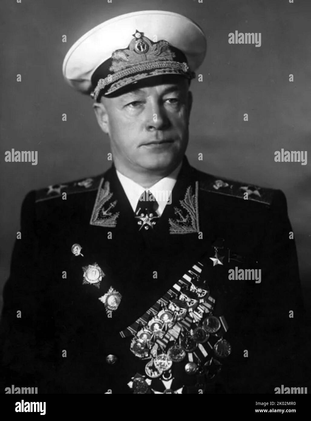 Nikolay Gerasimovich Kuznetsov (1904 - 1974) ufficiale navale sovietico che ottenne il grado di ammiraglio della flotta dell'Unione Sovietica e servì come commissario della Marina durante la seconda guerra mondiale. Foto Stock