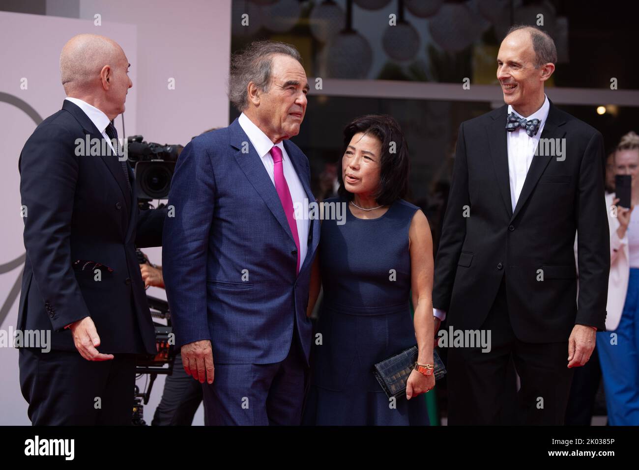 Fernando Sulichin, direttore Oliver Stone, Sun-jung Jung e Joshua S. Goldstein partecipano al tappeto rosso 'nucleare' al Festival Internazionale del Film di Venezia del 79th il 09 settembre 2022 a Venezia. ©Photo: Cinzia Camela. Foto Stock