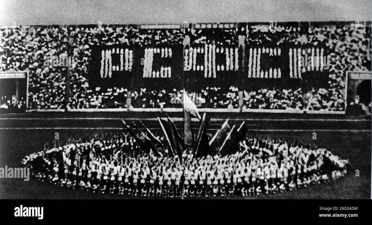 Propaganda fotografia di atleti sovietici in un evento sportivo. 1962. Foto Stock
