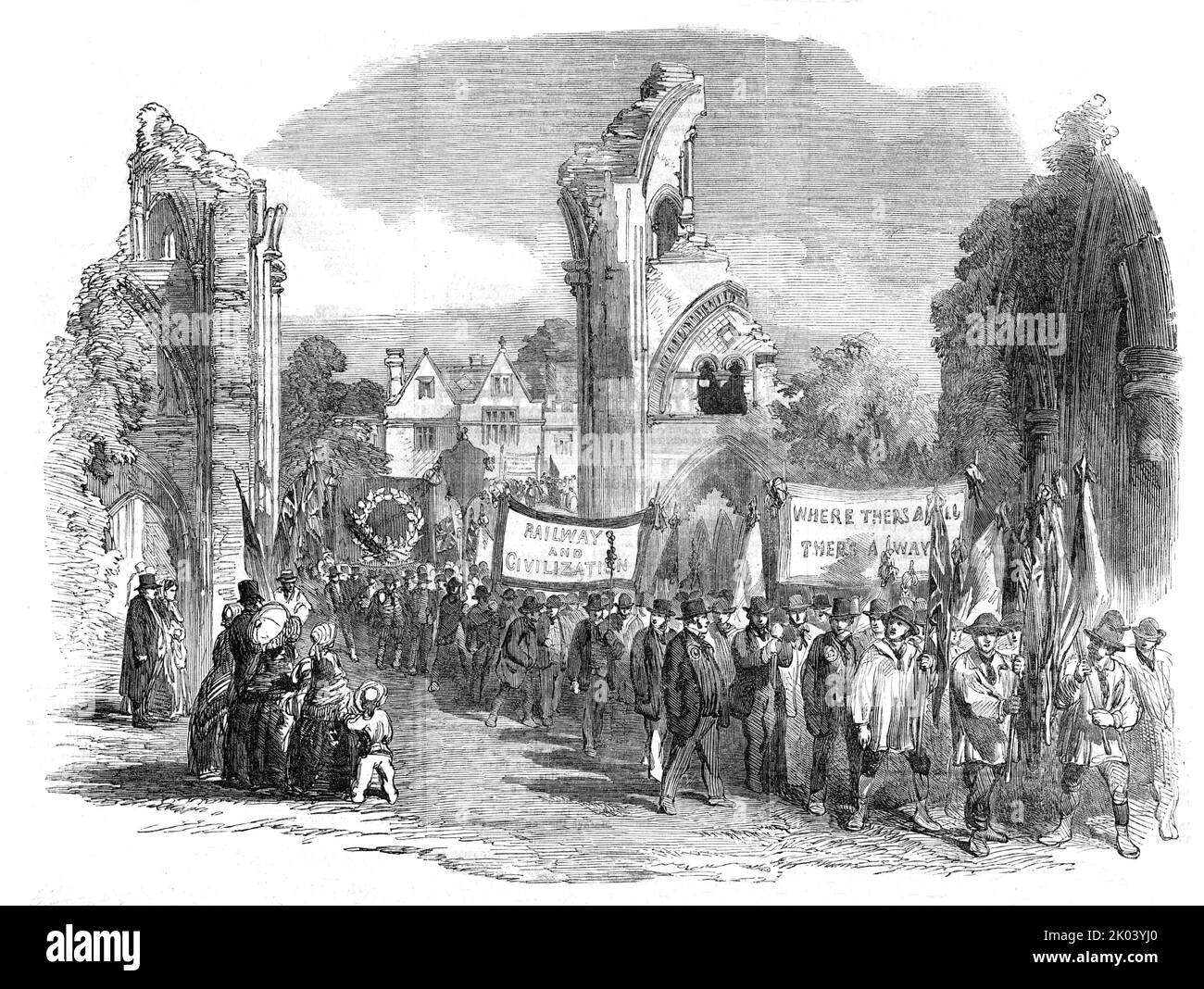 Apertura della Central Somerset Railway - Processione nei terreni dell'abbazia, a Glastonbury, 1854. La linea '...carries una strada di ferro nel cuore della pastorale Somerset... è una linea unica, E circa dodici miglia e mezzo di lunghezza estrema, collegando il porto di Highbridge sulla linea Bristol ed Exeter con l'antica e pioturesque città di Glastonbury... la stazione... era decorata con bandiere e striscioni...Una processione era poi formata dai funzionari ferroviari, dal clero e dal genio, E il sindaco e la corporazione, accompagnati da striscioni e musica... la processione ha finito la sua strada Foto Stock