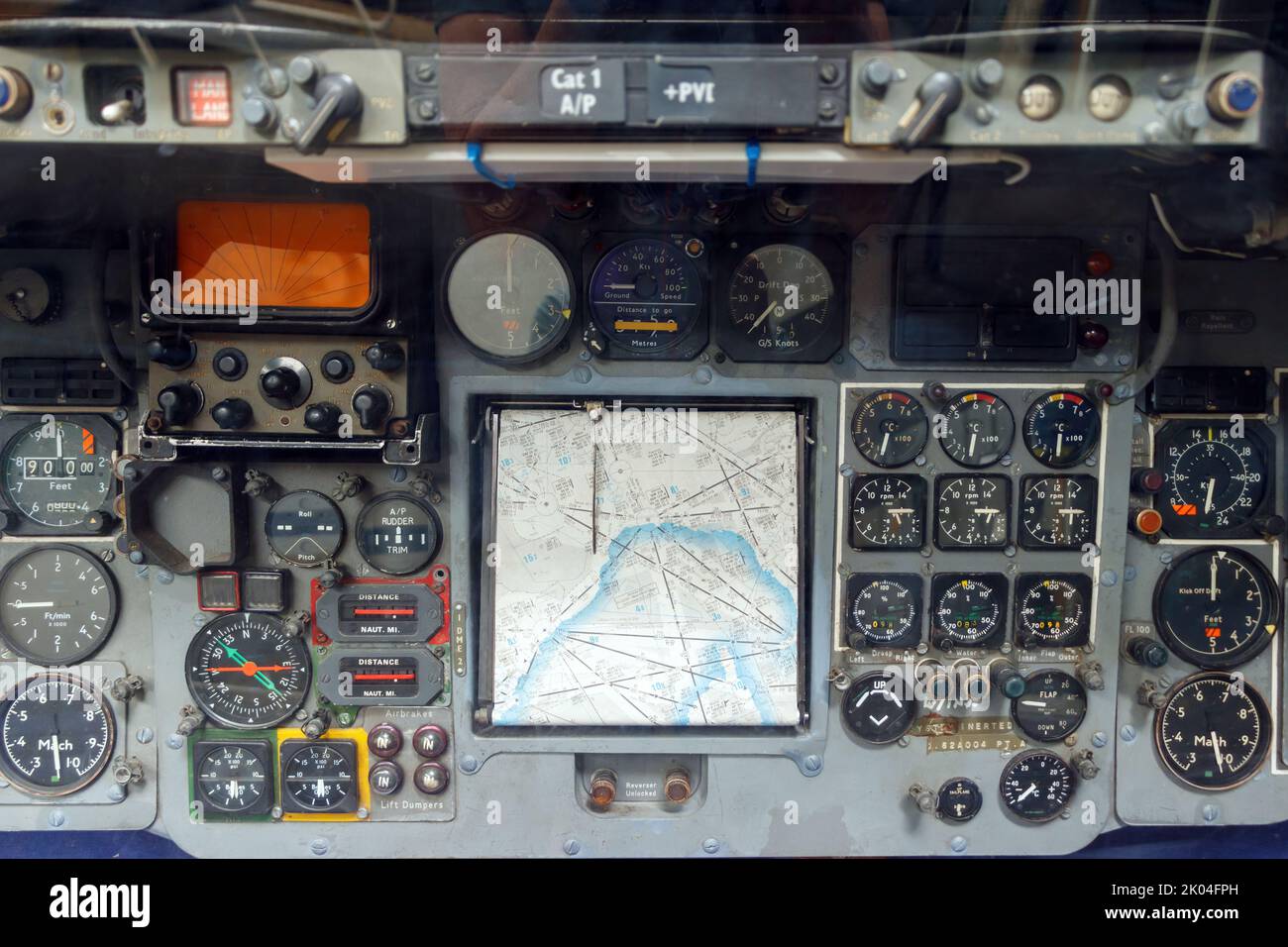 aircraft cockpit navigation instruments panel at North East Land Sea & Air Museum Foto Stock
