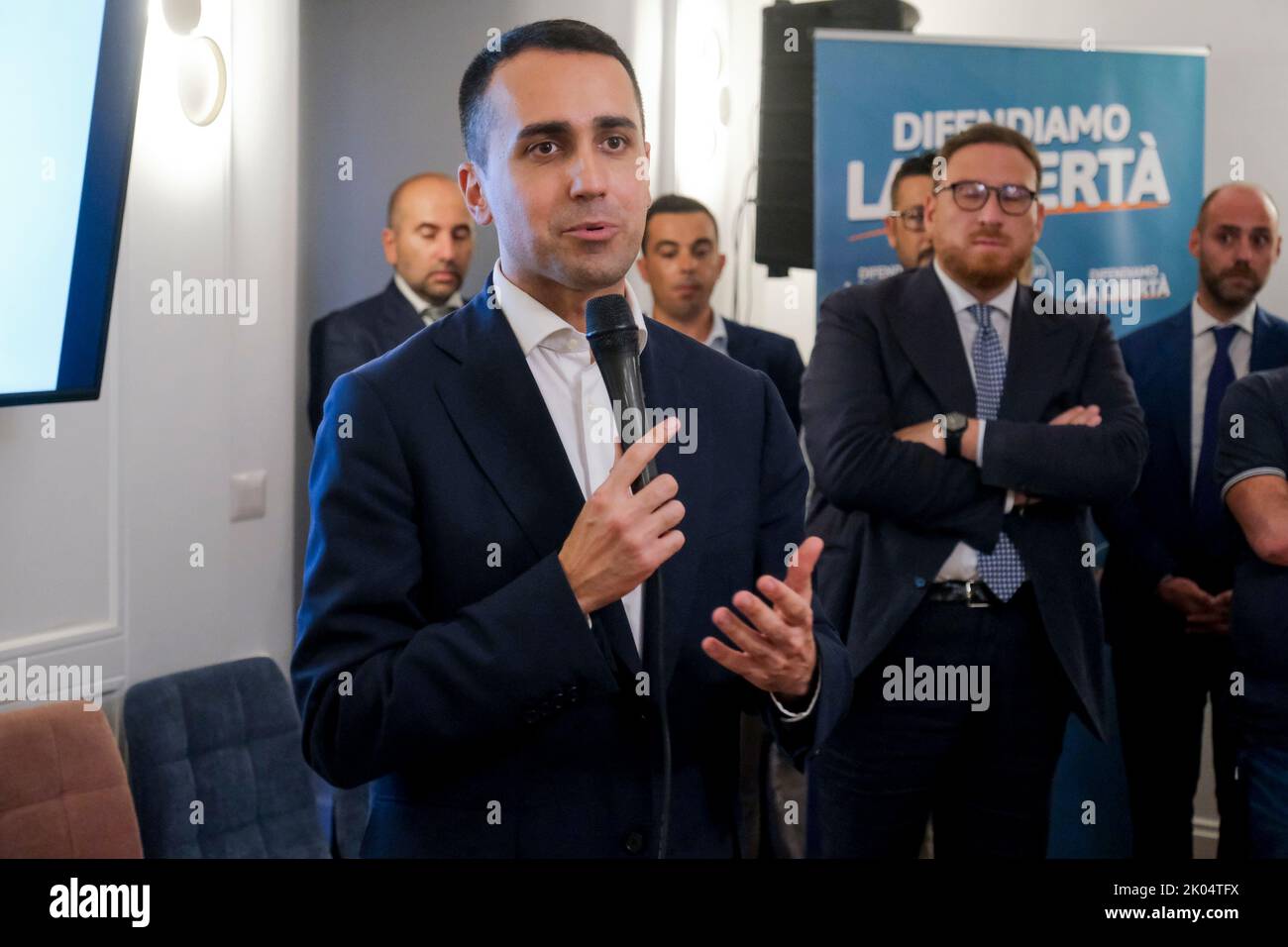 Il Ministro degli Esteri Luigi di Maio a Napoli per inaugurare la sua commissione elettorale, si terrà con il suo partito Impanno civico nelle elezioni del 25 settembre Foto Stock