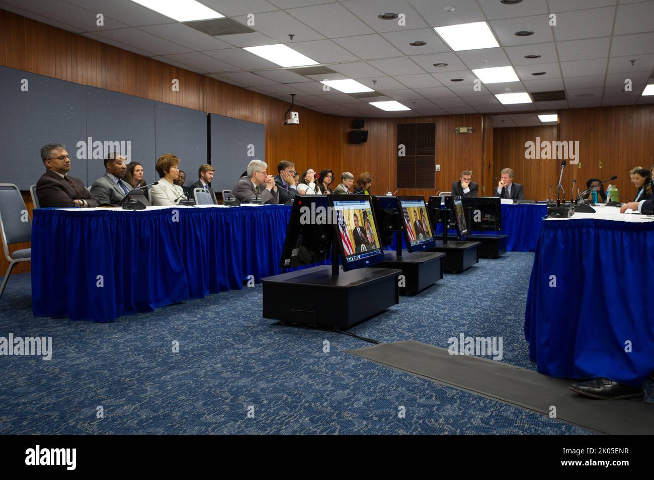 Webcast all'HUD del Presidente Barack Obama rivolto ai rappresentanti politici. Foto Stock