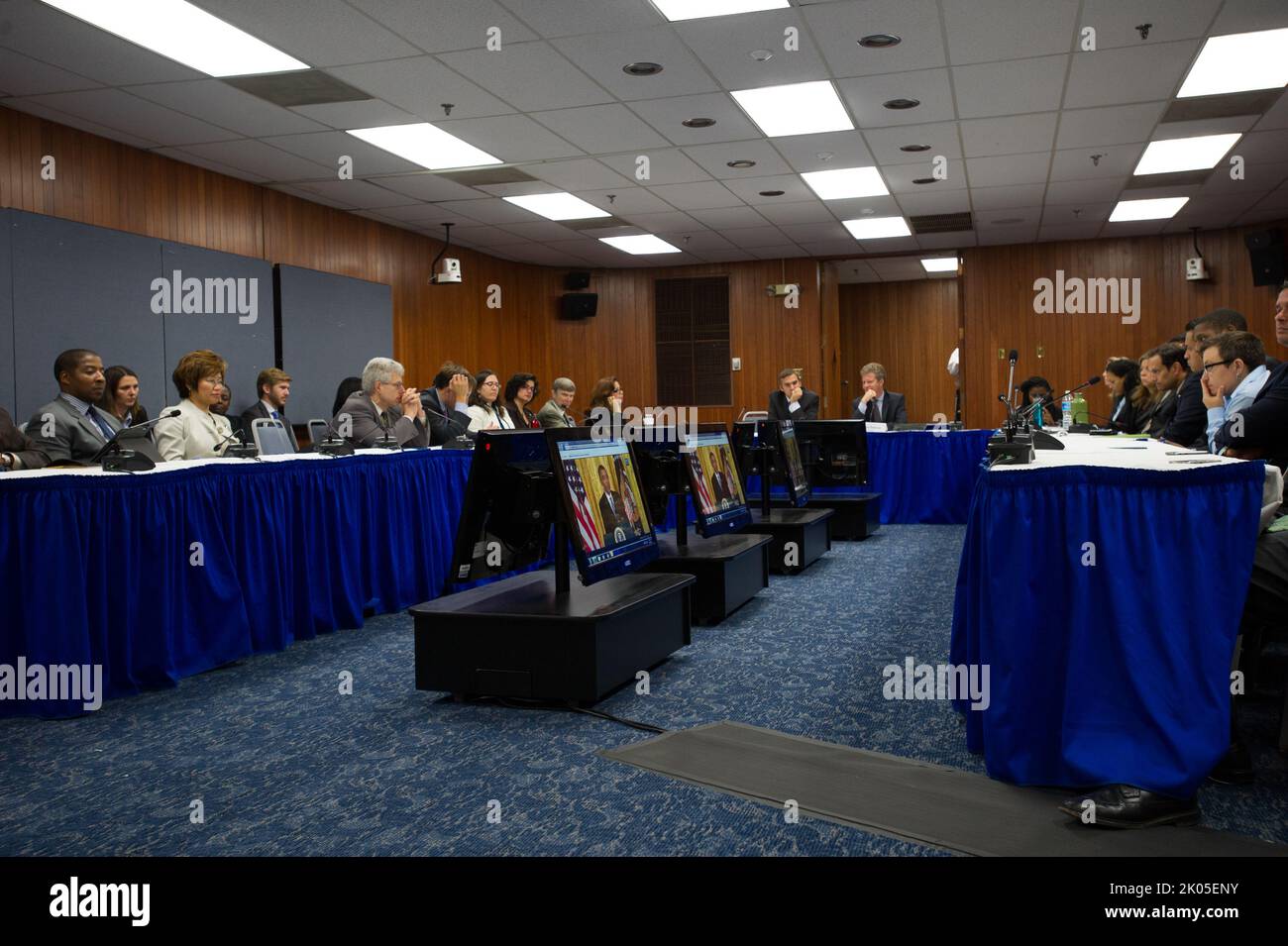 Webcast all'HUD del Presidente Barack Obama rivolto ai rappresentanti politici. Foto Stock
