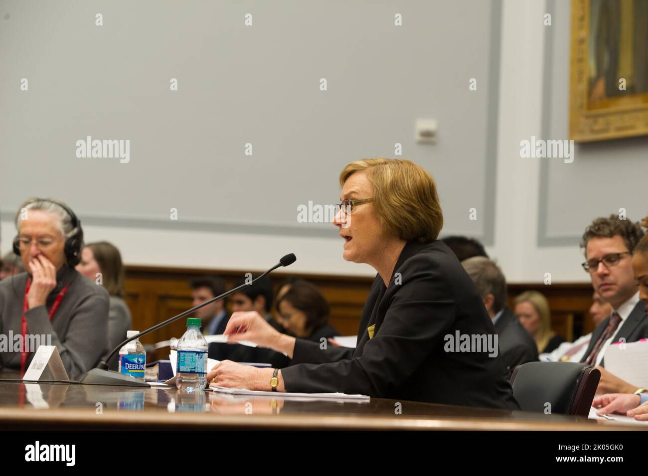 Testimonianza del commissario federale per l'amministrazione degli alloggi Carol Galante all'audizione del Comitato per i servizi finanziari della Camera, Capitol Hill. Foto Stock