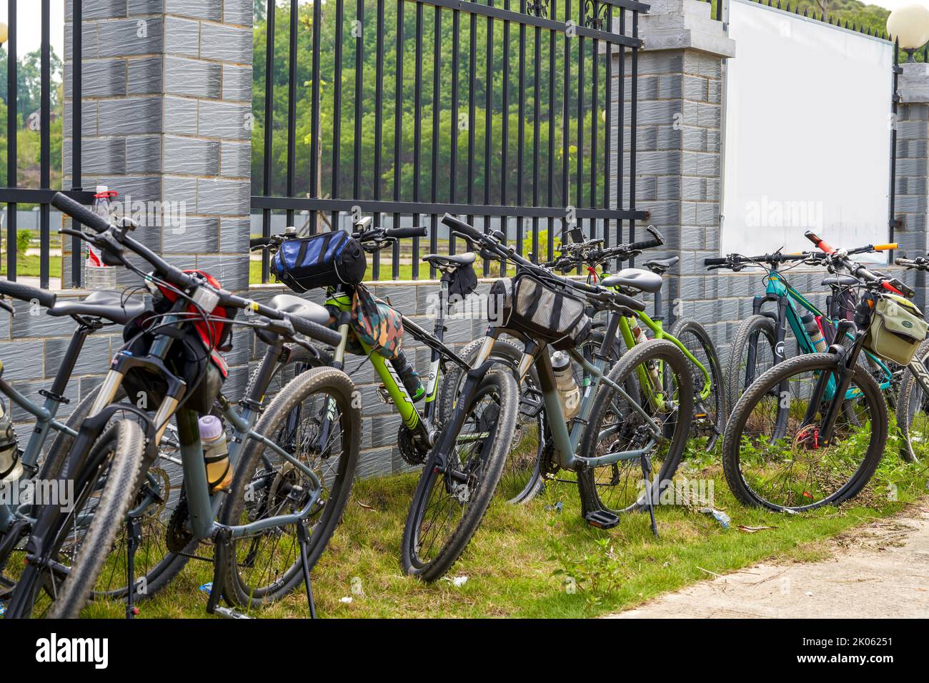 Primo piano di un gruppo di bici da strada professionali Foto Stock