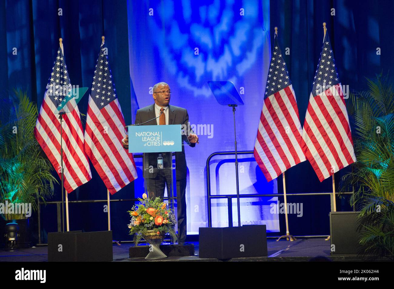 Attività alla National League of Cities Congressional City Conference, Marriott Wardman Park Hotel, Washington, D.C., con First Lady Michelle Obama, Vice Segretario HUD Ron Sims tra i relatori. Foto Stock