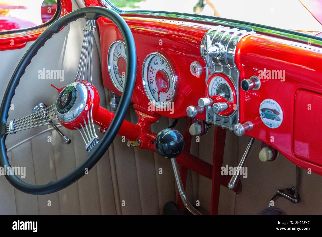 1936 porta due Ford v8 in rosso all'auto show di glen innes nel Nuovo Galles del Sud Australia Foto Stock