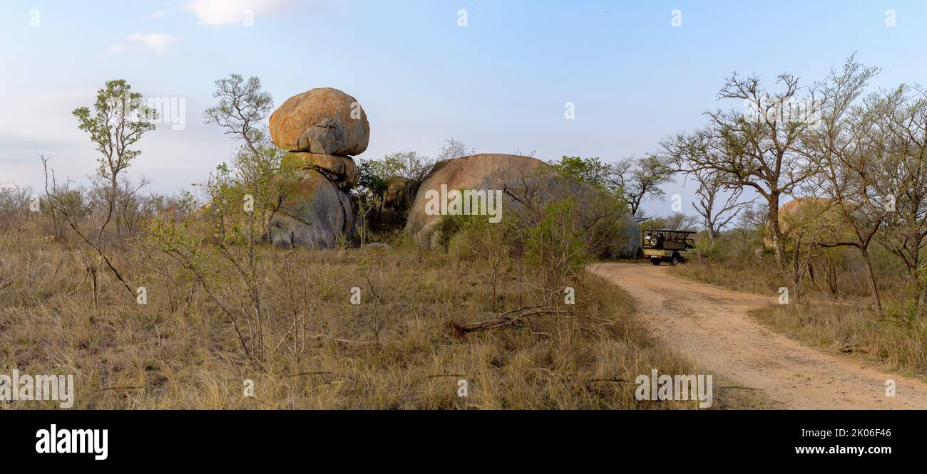 Orpen Memorial Rock nel Parco Nazionale di Kruger, zona di Skukuza. In onore alla signora Eileen Orpen per il suo generoso dono di includere sette fattoria in Kruger NP in Foto Stock