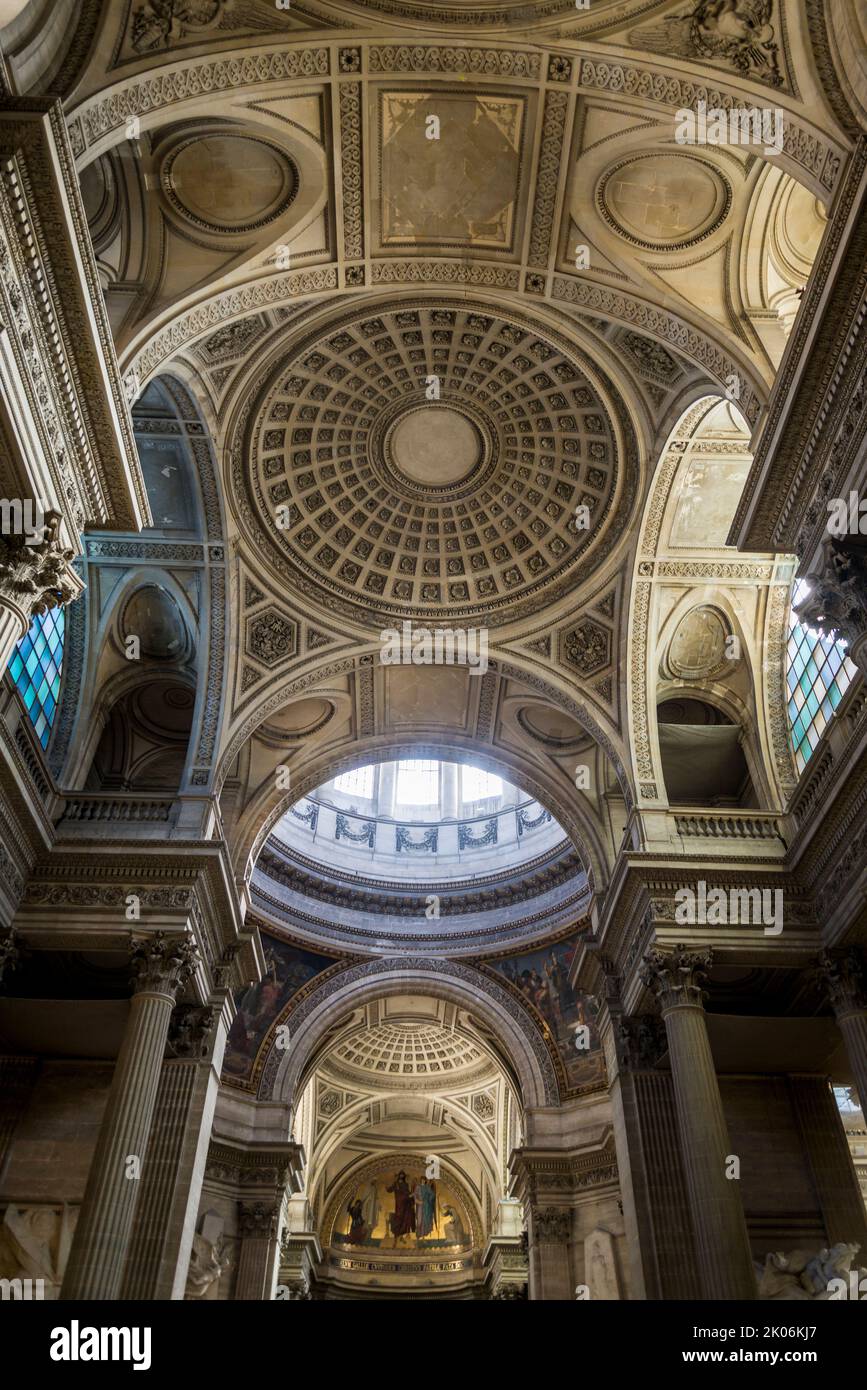 Una serie di cupole nel Panthéon, un monumento neoclassico che è dopo la Rivoluzione francese utilizzato come mausoleo per i resti di distinto Frenc Foto Stock
