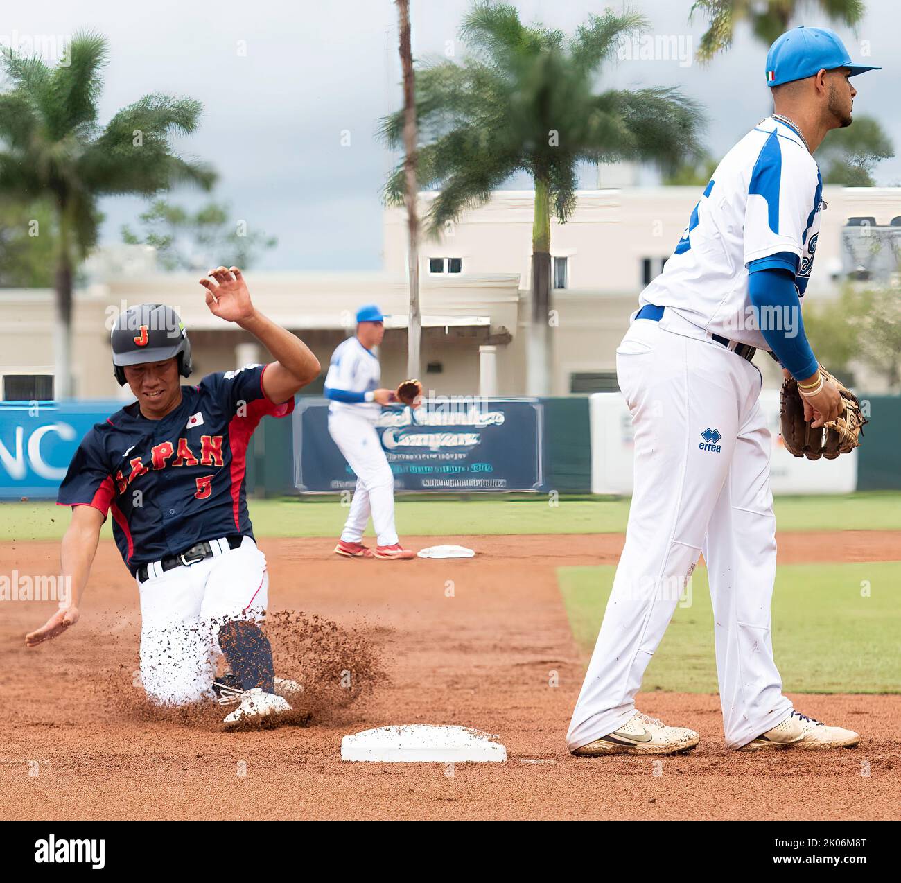 Sarasota, Florida, Stati Uniti. 9th Set, 2022. KAITO ITO, Giappone (5) si aggiudica la terza posizione nelle sue squadre vincendo nel 6-0 l'Italia nella U-18 Baseball all'ed Smith Stadium, venerdì (Credit Image: © Jerry Beard/ZUMA Press Wire) Foto Stock