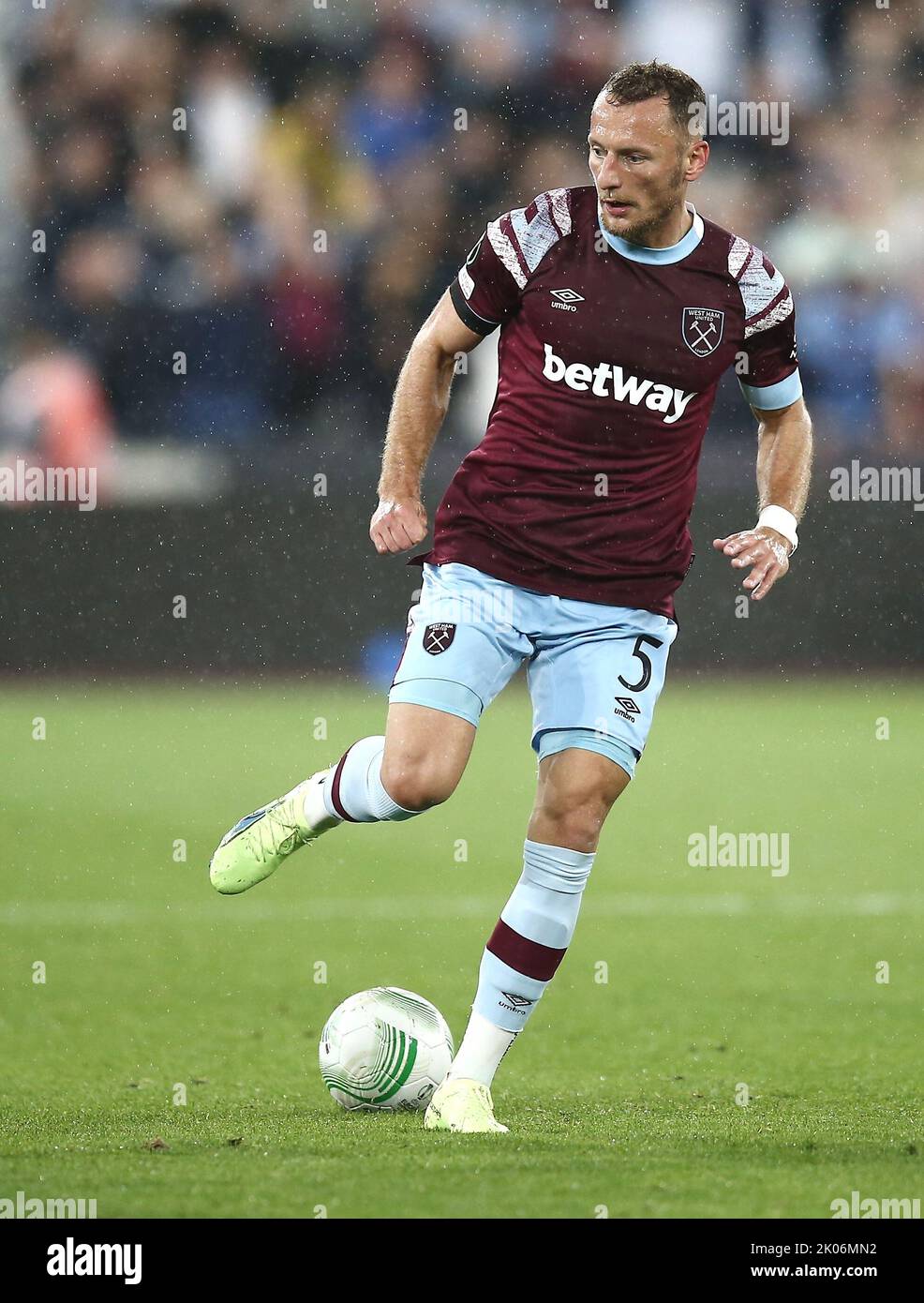Londra, Regno Unito. 8th settembre 2022. Europa Conference League: West Ham United contro Steaua Bucharest, London Stadium, Londra, Regno Unito. Vladimir Coufal of West Ham United Credit: Michael Zemanek/Alamy Live News Foto Stock