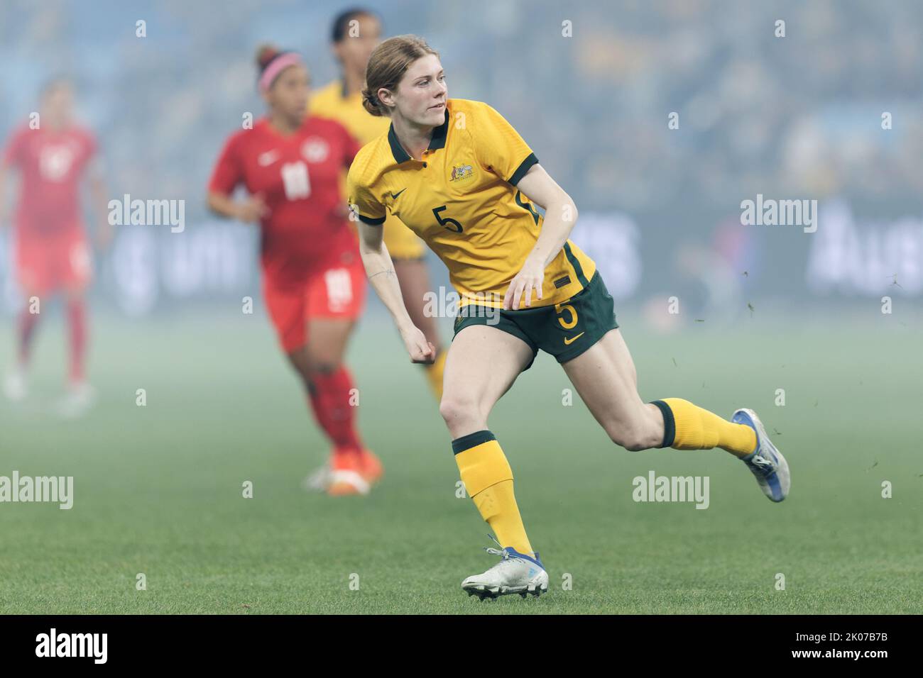 SYDNEY, AUSTRALIA - SETTEMBRE 6: Cortnee Vine of Australia traccia la palla durante l'International friendly Match tra Australia e Canada Foto Stock