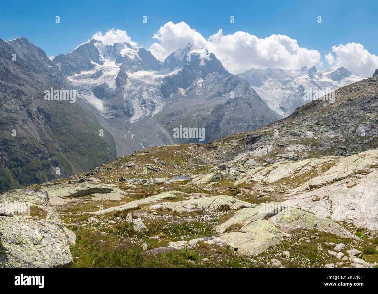 Le vette del Piz Bernina e del Piz Roseg - Svizzera. Foto Stock