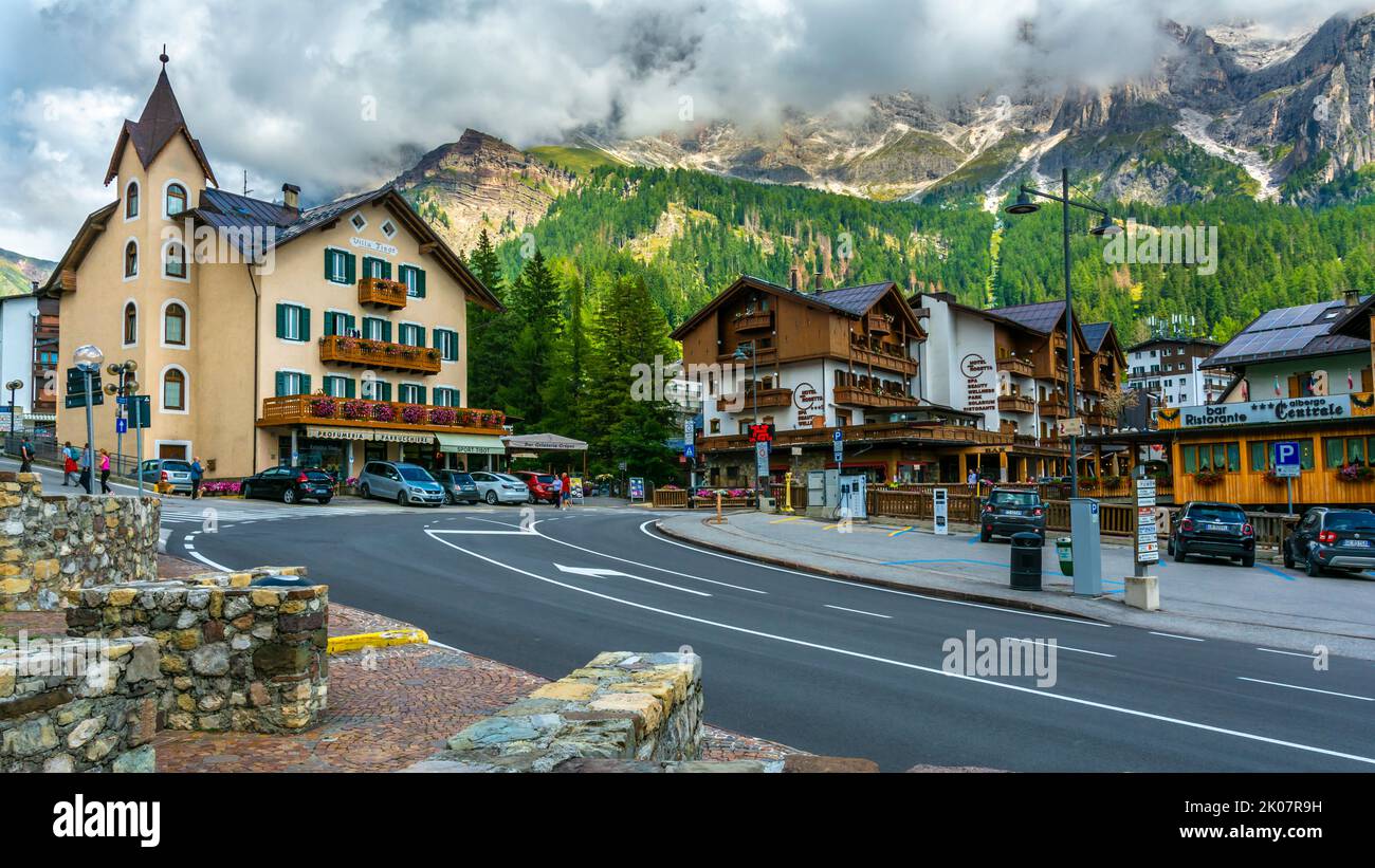 San Martino di Castrozza, Trentino nord-orientale / Italia - Agosto 30 2022: Una rinomata stazione sciistica del Trentino nord-orientale, ai piedi del monte Foto Stock