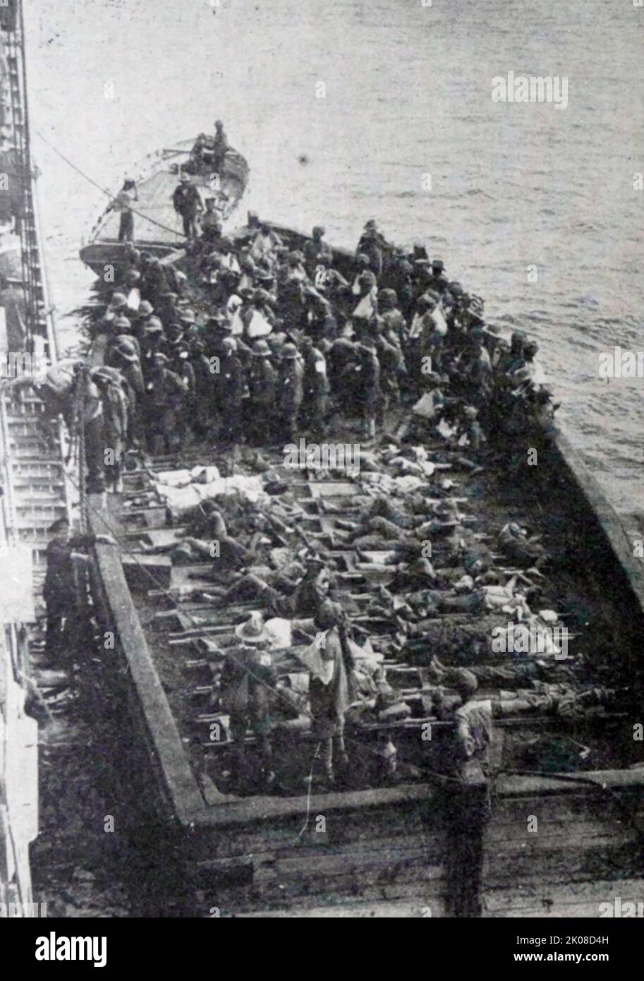 Il prezzo dell'Impero. I feriti alleati vengono evacuati da Gallipoli. Le operazioni navali nella campagna di Dardanelli (17 febbraio 1915 - 9 gennaio 1916) hanno avuto luogo contro l'Impero Ottomano durante la prima guerra mondiale. Gli Alleati condussero un'invasione della penisola di Gallipoli per liberare l'area dell'artiglieria ottomana per una ripresa delle operazioni navali Foto Stock