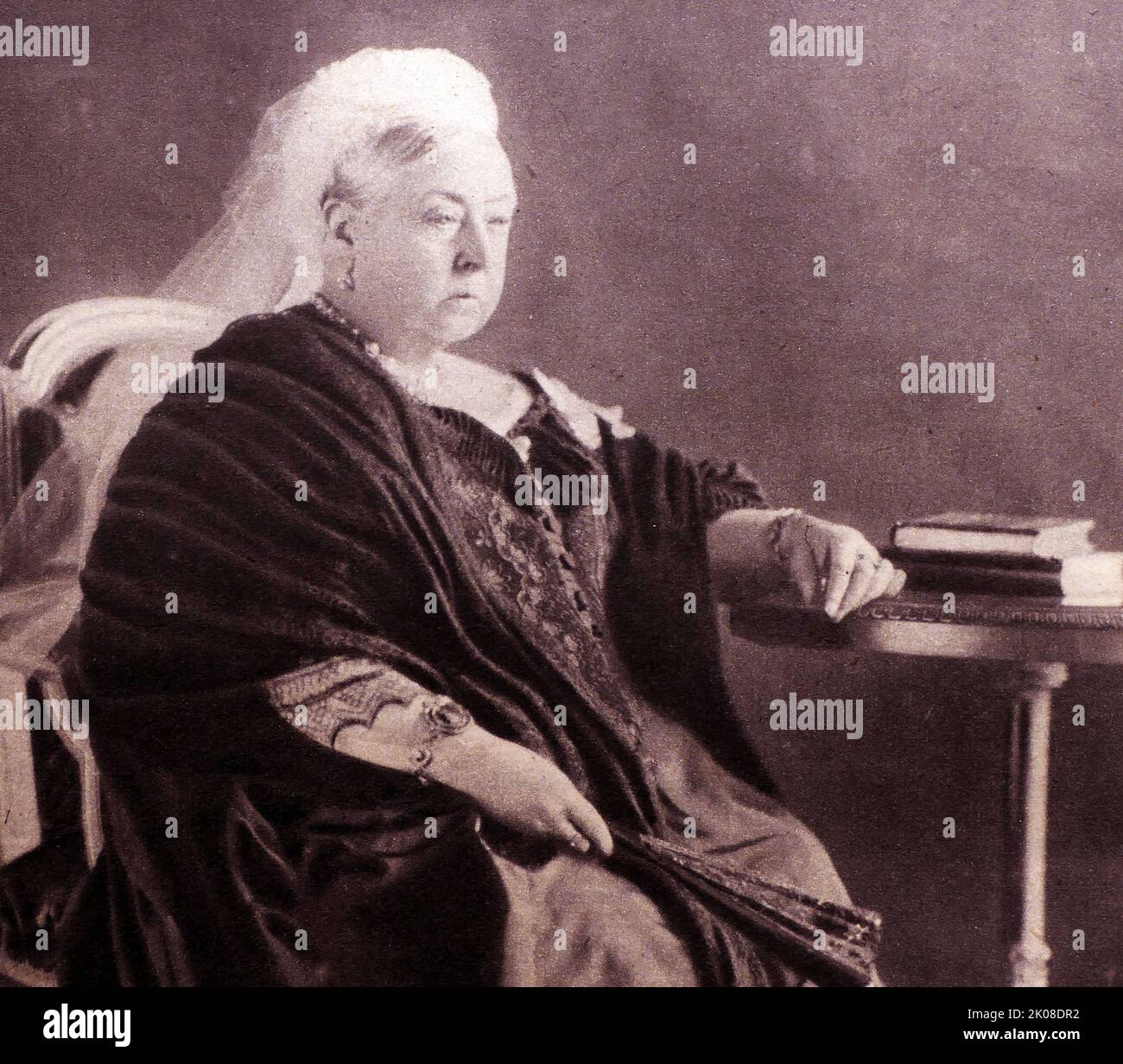 Victoria (Alexandrina Victoria, 24 maggio 1819 – 22 gennaio 1901) è stata la regina del Regno Unito di Gran Bretagna e Irlanda dal 20 giugno 1837 fino alla sua morte nel 1901. Conosciuto come l'era vittoriana, il suo regno di 63 anni e sette mesi era più lungo di qualsiasi monarca britannico precedente Foto Stock