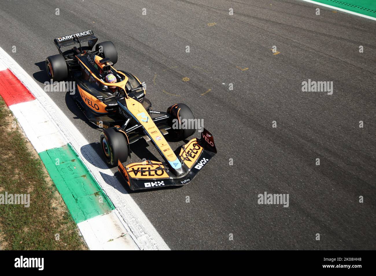Daniel Ricciardo della McLaren in pista durante le prove finali per il Gran Premio d'Italia F1. Credit: Marco Canoniero/Alamy Live News Foto Stock