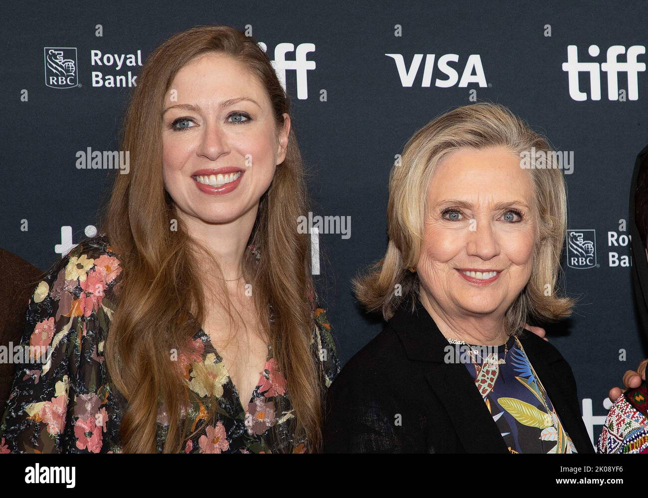 Toronto, Canada. 09th Set, 2022. Chelsea Clinton e Hillary Rodham Clinton partecipano al 'in Conversation' - The Book of Gutsy Women in Conversation al TIFF LIGHTBOX durante il 2022 Toronto International Film Festival il 9 settembre 2022 a Toronto, Canada. Photo: PICJER/imageSPACE Credit: Imagespace/Alamy Live News Foto Stock