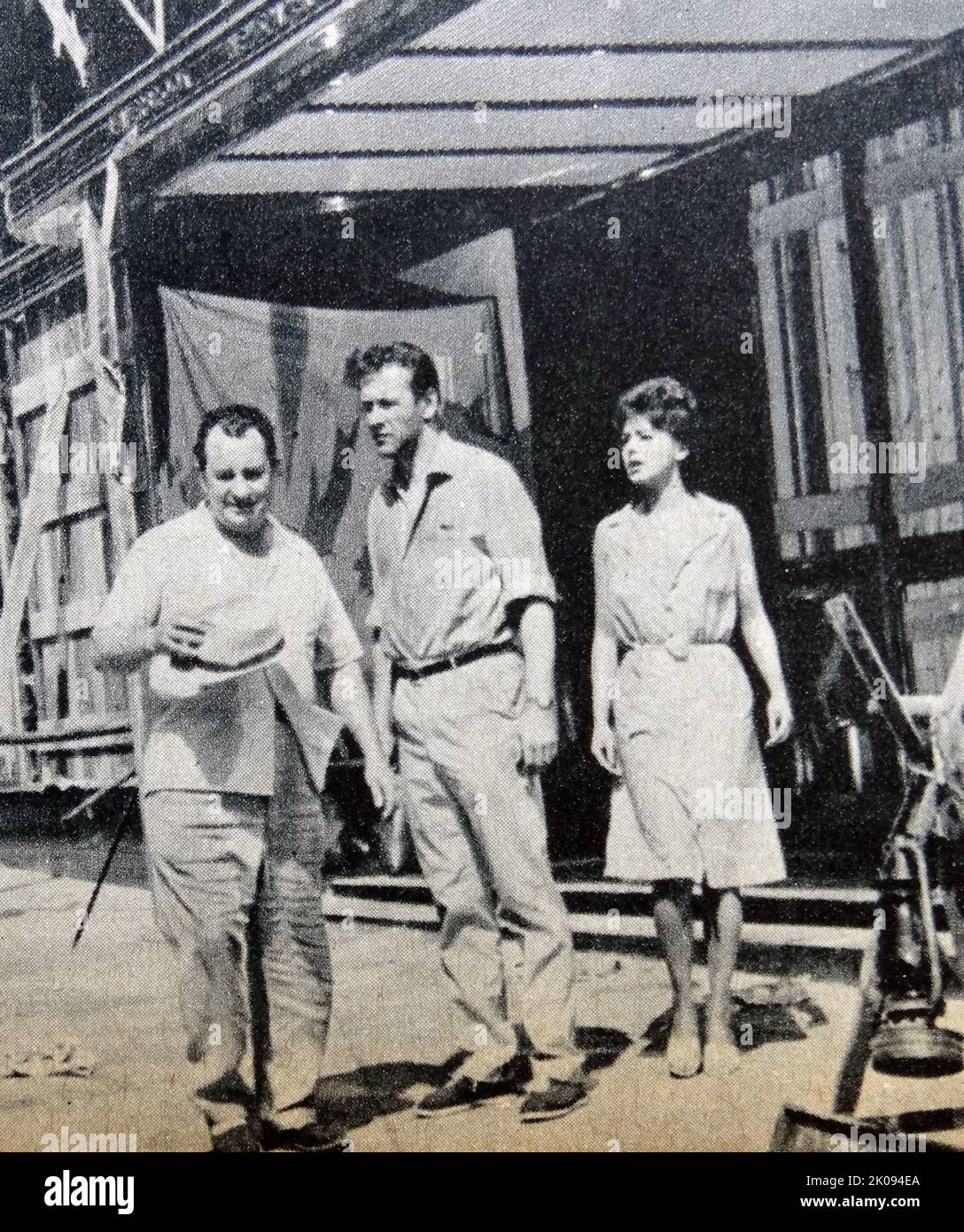 Rassegna giornalistica di 1939 film. Leo McKern, Edward Judd e Janet Munro nel giorno in cui la terra ha preso fuoco. Foto Stock