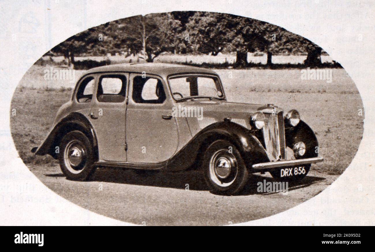 MG berlina. L'MG Y-Type è un'automobile prodotta da MG in Inghilterra dal 1947 al 1953. È stato proposto nelle versioni berlina a quattro porte e tourer a quattro posti aperto in produzione limitata. Al termine della produzione, erano stati prodotti 8.336 tipi a Y, 6.131 dei quali erano berline a Y, 904 erano Tourers a YT e 1.301 erano berline a YB. Foto Stock