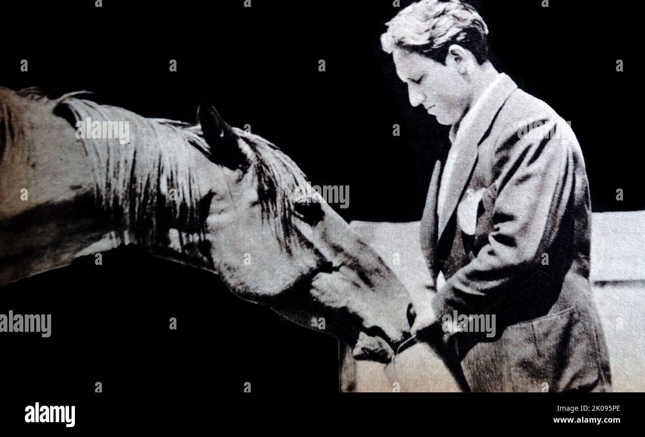 Spencer Tracy. Spencer Bonaventure Tracy (5 aprile 1900 – 10 giugno 1967) è stato un attore statunitense, noto per il suo stile di esecuzione naturale e la sua versatilità. Tracy, una delle maggiori star dell'età dorata di Hollywood, è stato il primo attore a vincere due Academy Awards consecutivi come miglior attore da nove nomination. Foto Stock