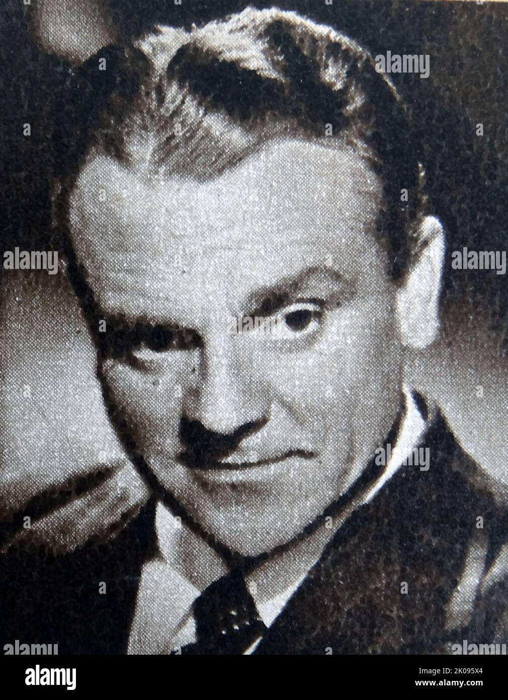 James Cagney. James Francis Cagney Jr. James Francis Cagney Jr. (17 luglio 1899 2 – 30 marzo 1986) è stato un . Sul palco e nel film, Cagney era noto per le sue performance sempre energiche, lo stile vocale distintivo e la tempistica dei fumetti deadpan. Foto Stock