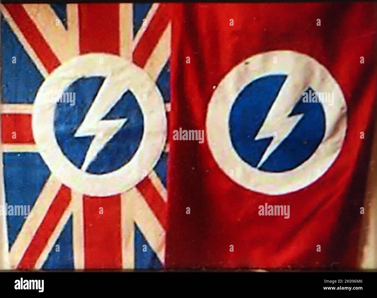 Memorabilia della British Union of Fascists (BUF), un partito politico fascista britannico formato nel 1932 da Oswald Mosley. Mosley cambiò nome in Unione britannica dei fascisti e dei socialisti nazionali nel 1936 e, nel 1937, in Unione britannica. Nel 1939, dopo l'inizio della seconda guerra mondiale, il partito fu proibito dal governo britannico e nel 1940 fu sciolto. Foto Stock