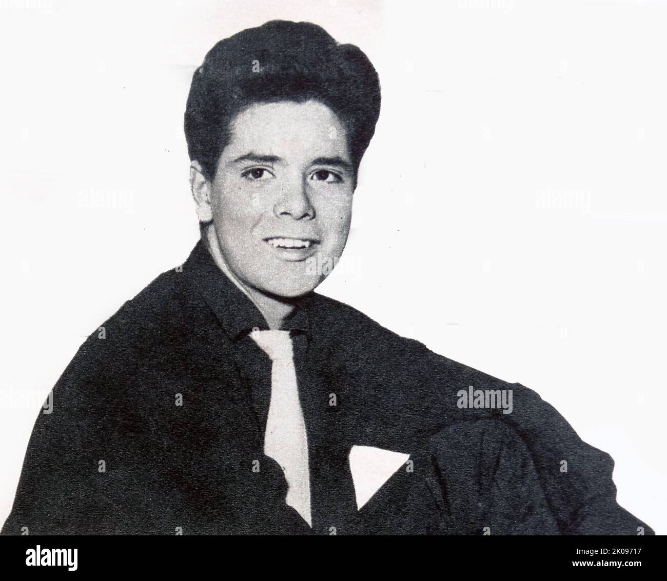 Cliff Richard. Sir Cliff Richard OBE (Harry Rodger Webb, 14 ottobre 1940) è un . Ha venduto più di 250 milioni di dischi in tutto il mondo, rendendolo uno dei più venduti artisti musicali di tutti i tempi. Ha un totale di vendite di oltre 21,5 milioni di singoli nel Regno Unito ed è il terzo artista più venduto nella storia di UK Singles Chart, dietro The Beatles ed Elvis Presley. Foto Stock