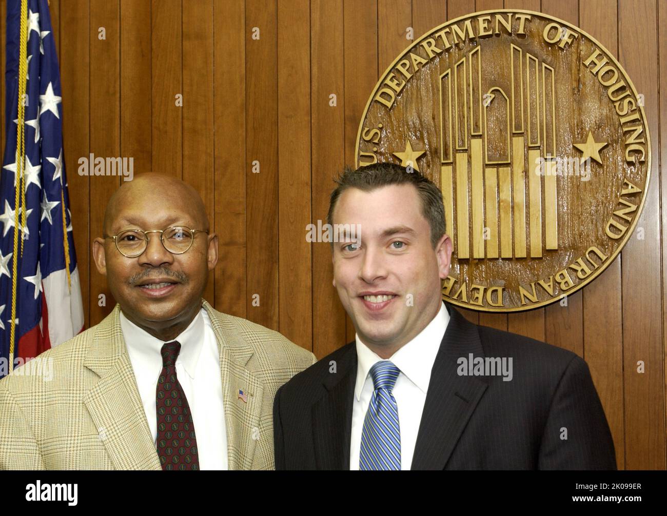 Il Segretario Alphonso Jackson con i nuovi nominati politici - nuovi nominati politici (Senior Executive Service) in carica con il Segretario Alphonso Jackson. Il Segretario Alphonso Jackson con i nuovi nominati politici oggetto, i nuovi nominati politici (Senior Executive Service) in carica con il Segretario Alphonso Jackson. Foto Stock