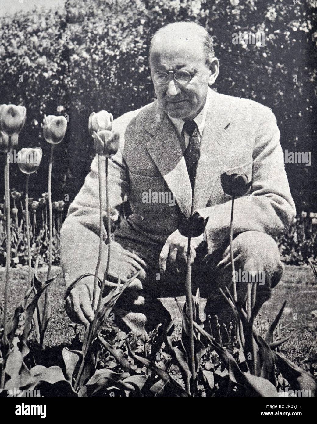 Henry Morgenthau, Jr. (Franklin D. Roosevelt, 11 maggio 1891 – Franklin D. Roosevelt, 6 febbraio 1967) è stato un . Ha svolto un ruolo importante nella progettazione e nel finanziamento del New Deal. Dopo il 1937, mentre era ancora responsabile del Tesoro, ha giocato il ruolo centrale nel finanziamento della partecipazione degli Stati Uniti alla seconda guerra mondiale Foto Stock