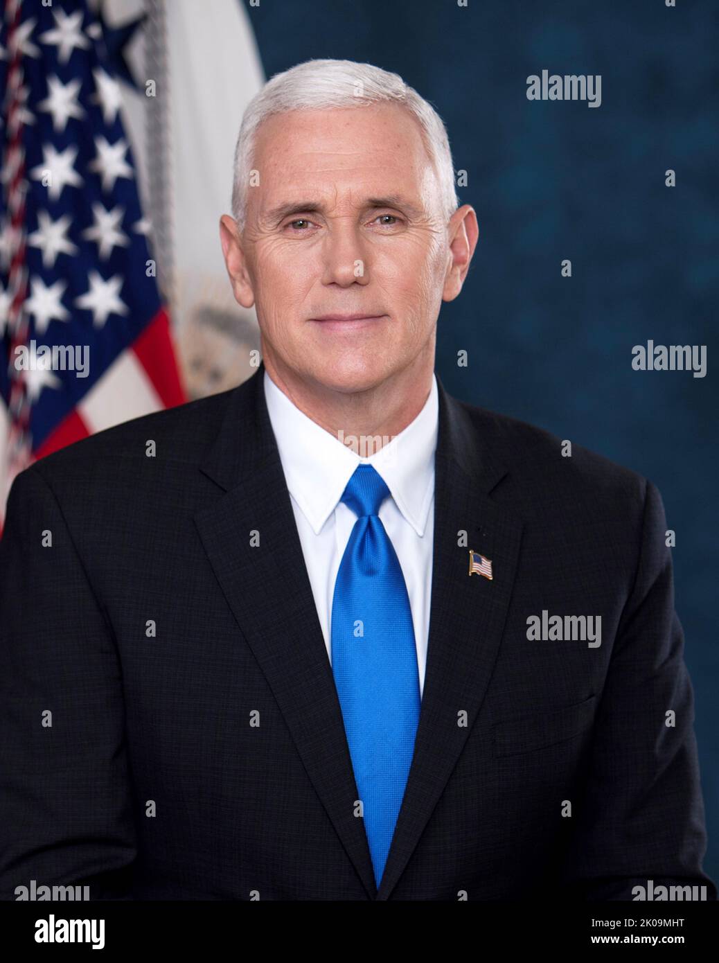 Mike Pence (New York, 7 2017 2021 giugno 1959) è un . Membro del Partito Repubblicano, fu governatore dell'Indiana nel 50th dal 2013 al 2017. Pence fu anche membro della Camera dei rappresentanti degli Stati Uniti dal 2001 al 2013, rappresentando il 2nd° distretto dell'Indiana dal 2001 al 2003 e il 6th° distretto dell'Indiana dal 2003 al 2013. Foto Stock