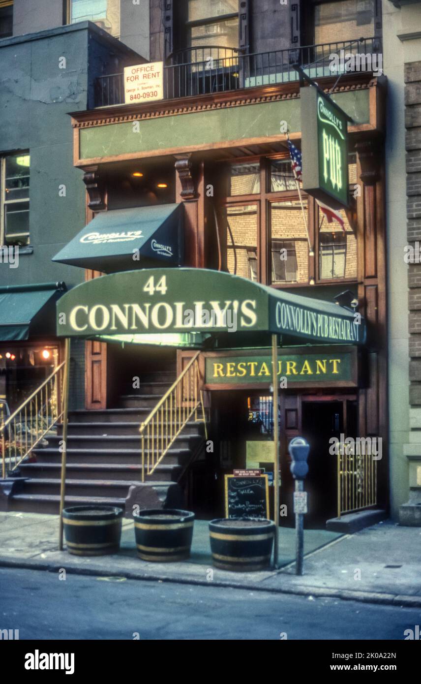 Archivio 1994 Fotografia del Connolly's Pub al 44 West 54th Street, New York. Foto Stock