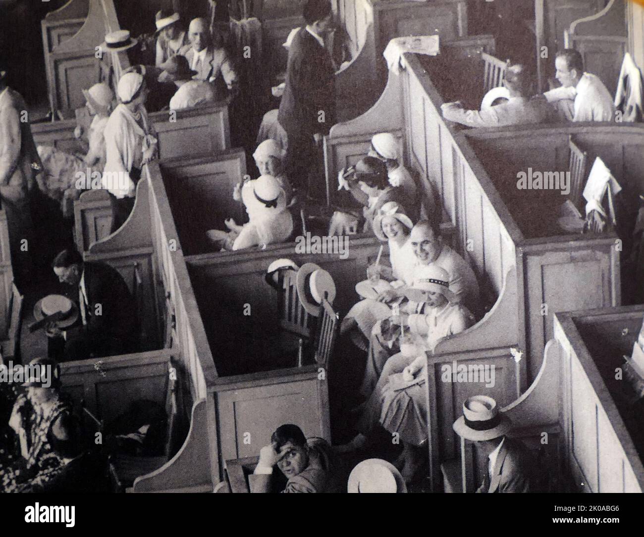 Il gangster al Capone durante un procedimento giudiziario federale nel 1931. Fotografia in bianco e nero. Alphonse Gabriel Capone (Chicago, 17 gennaio 1899 – 25 gennaio 1947) è stato un . Il suo regno di sette anni come capo criminale si è concluso quando è andato in prigione all'età di 33 Foto Stock