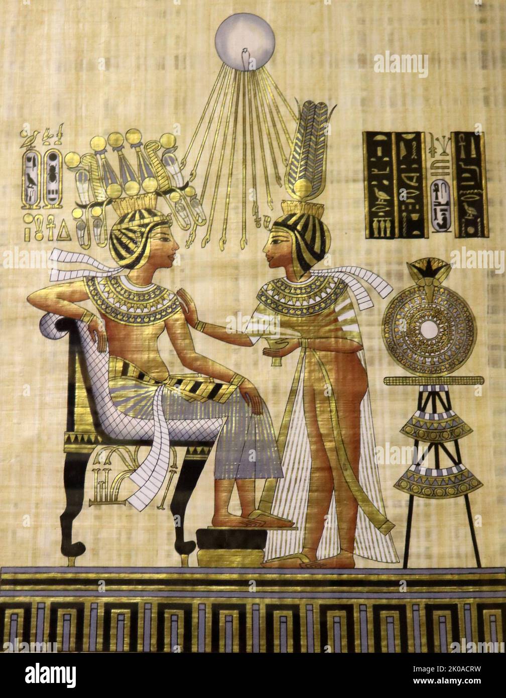 Papiro moderno raffigurante il re Tutankhamon, un antico faraone egiziano (regnò sul c.. 1332 - 1323 a.C.) con sua moglie Ankhesenamun. Nuovo Regno di storia egiziana Foto Stock