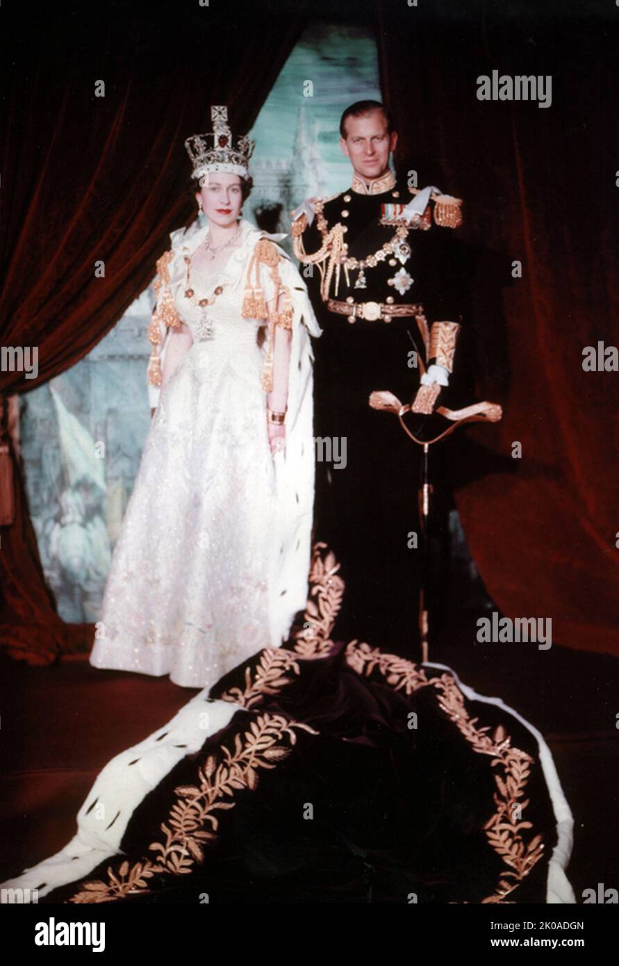 Regina Elisabetta II, d'Inghilterra, con la sua consorte, il Principe Filippo dopo l'incoronazione nel 1953 Foto Stock