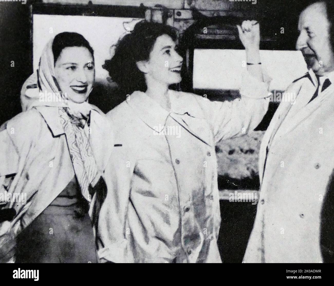 Principessa Elisabetta (successivamente regina Elisabetta II d'Inghilterra) con sua sorella principessa Margherita, in Sudafrica, 1947 Foto Stock