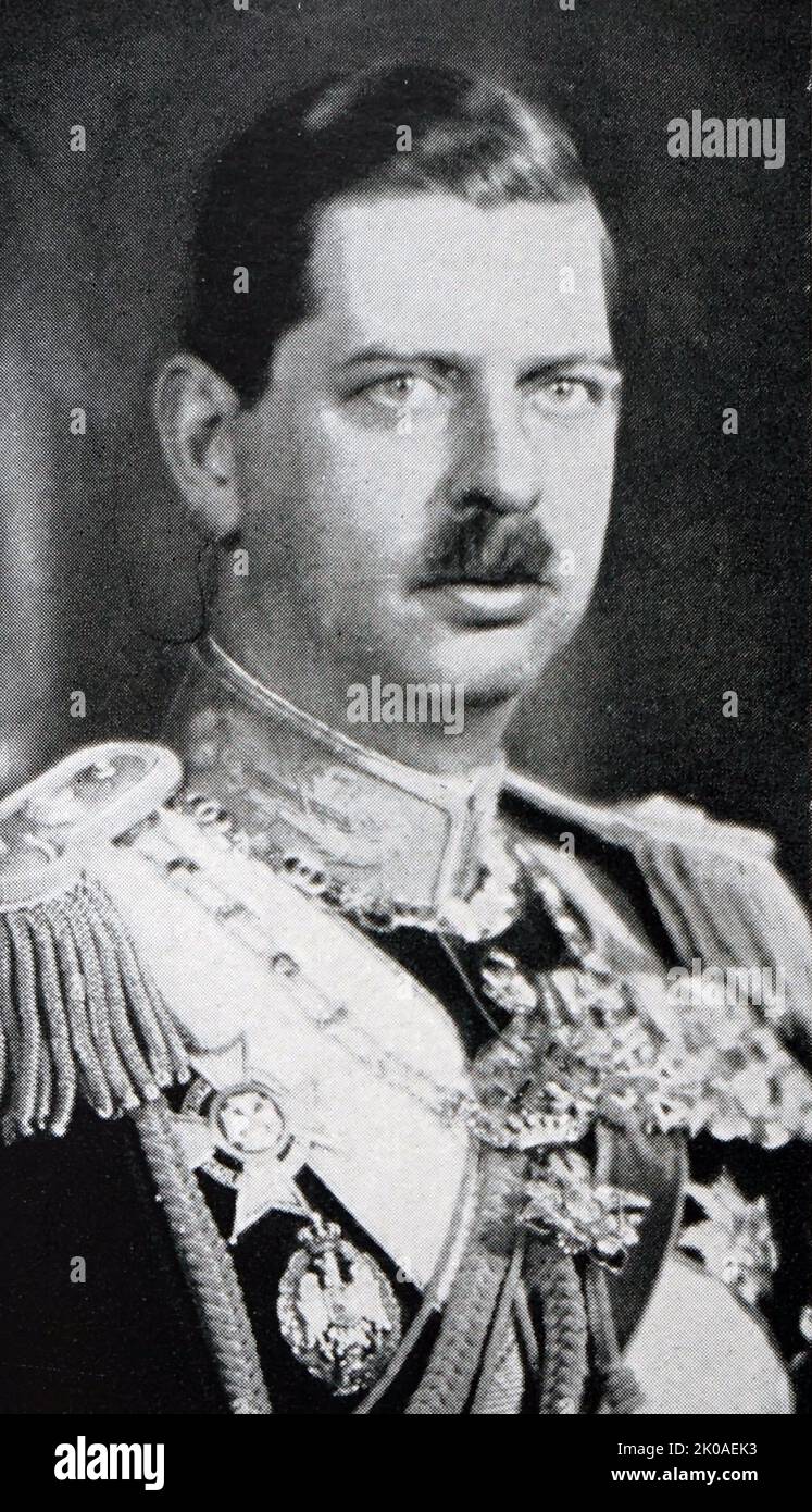 Carol II (1893 - 1953) Re di Romania dal 1930 fino alla sua abdicazione forzata il 6 settembre 1940. Era il figlio maggiore di Ferdinando i e divenne principe della corona alla morte del suo zio, re Carol i, nel 1914. Fu il primo dei re Hohenzollern di Romania a nascere nel paese Foto Stock