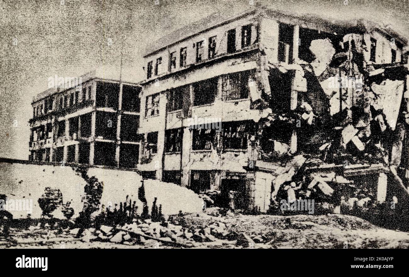 L'esercito giapponese bomba una delle istituzioni editoriali di lunga data della Cina: Commercial Press. Foto Stock