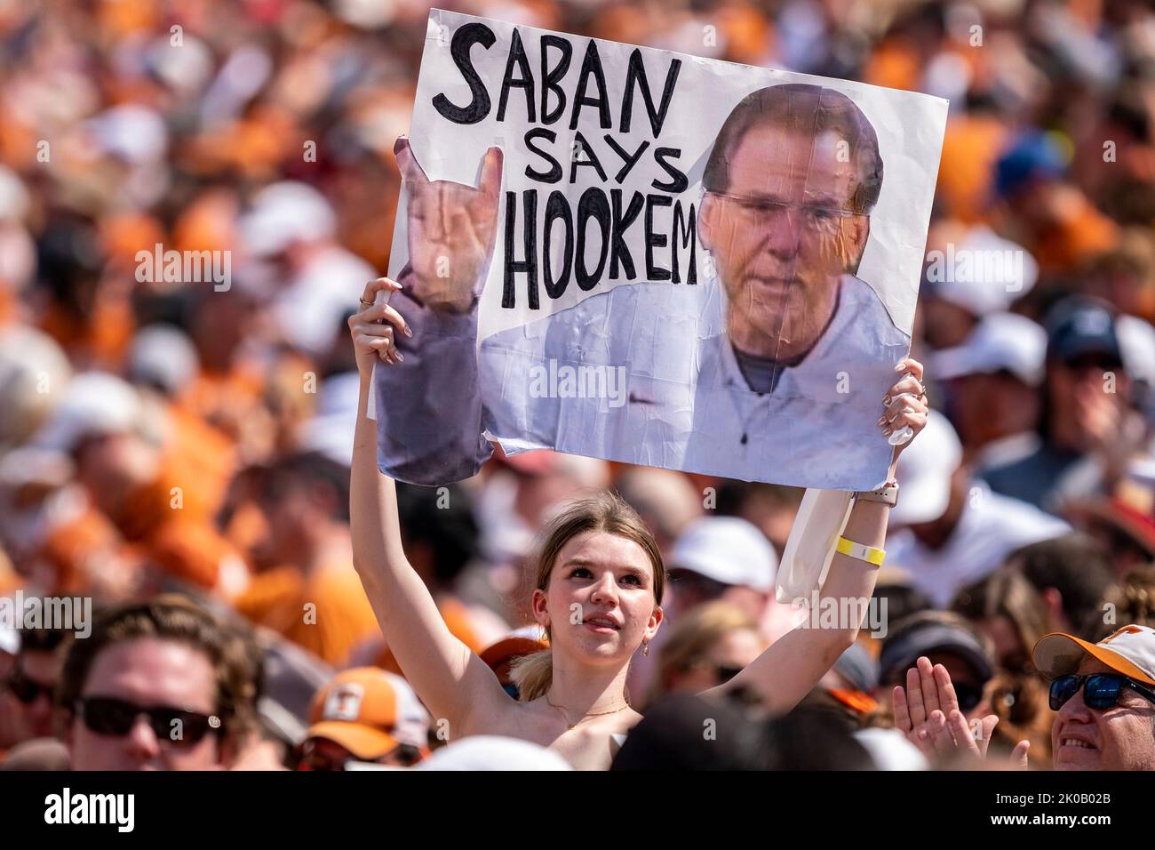 Settembre 10, 2022. I fan dei Texas Longhorns in azione come i Longhorns giocare l'Alabama Crimson Tide al DKR-Memorial Stadium. L'Alabama sconfigge il Texas all'ultimo secondo 20-19. Credit: CAL Sport Media/Alamy Live News Foto Stock