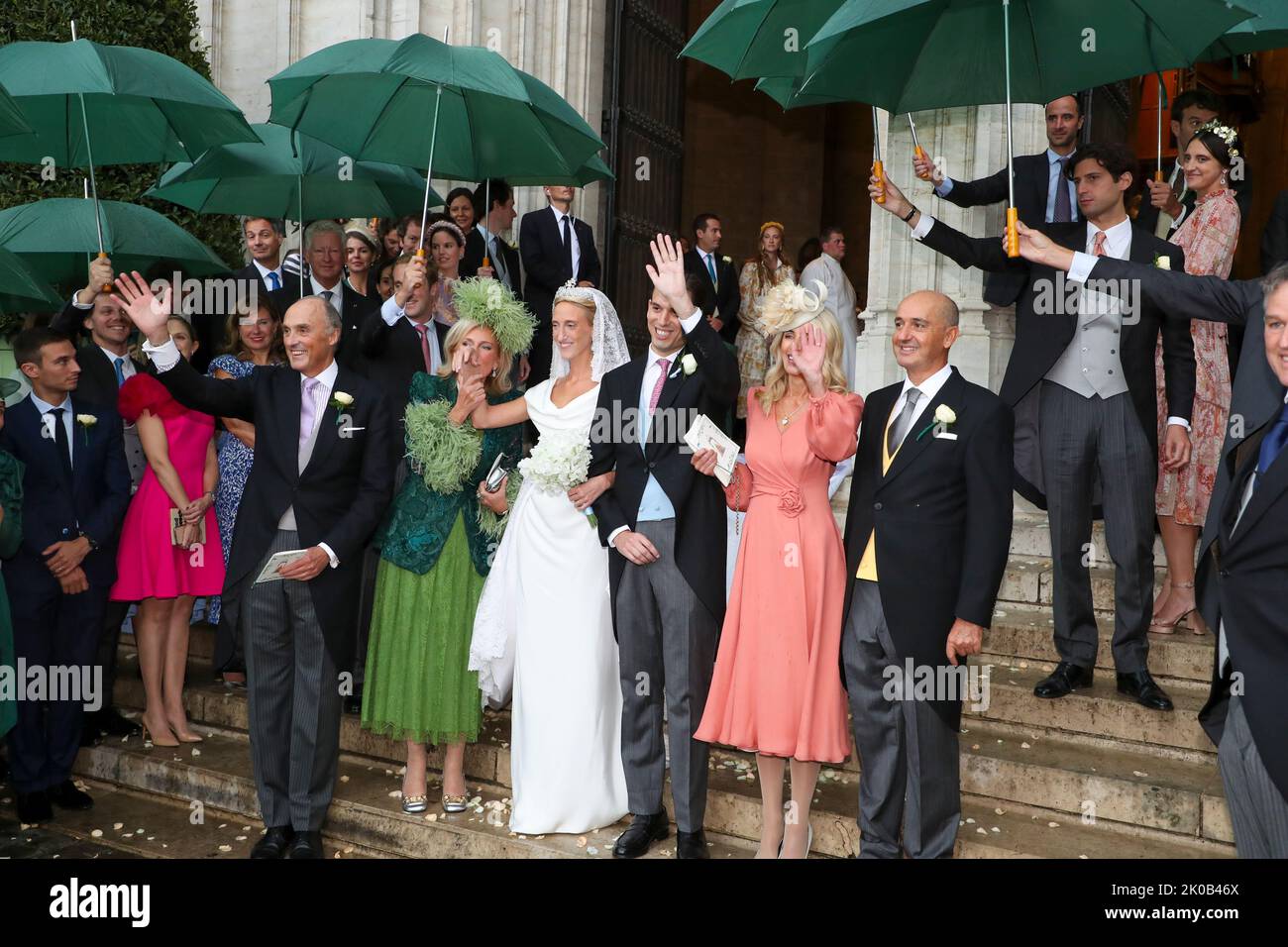 Bruxelles, Belgio. 10th Set, 2022. Il principe Lorenz del Belgio, la principessa Astrid del Belgio, la principessa Maria Laura del Belgio, i genitori di William Isvy e William Isvy hanno mostrato di partire dopo la cerimonia nuziale della principessa Maria-Laura del Belgio e di William Isvy, alla Cattedrale di San Michele e di San Gudula (Cathedrale des Saints Michel et Gudule/Sint-Michiels- en Sint-Goedele kathedraal), sabato 10 settembre 2022, a Bruxelles. FOTO DI BELGA NICOLAS MAETERLINCK Credit: Belga News Agency/Alamy Live News Foto Stock