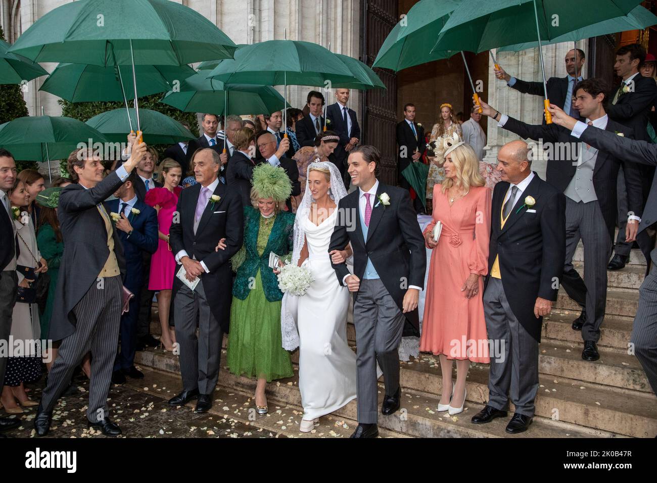 Bruxelles, Belgio. 10th Set, 2022. Il principe Lorenz del Belgio, la principessa Astrid del Belgio, la principessa Maria Laura del Belgio, i genitori di William Isvy e William Isvy hanno mostrato di partire dopo la cerimonia nuziale della principessa Maria-Laura del Belgio e di William Isvy, alla Cattedrale di San Michele e di San Gudula (Cathedrale des Saints Michel et Gudule/Sint-Michiels- en Sint-Goedele kathedraal), sabato 10 settembre 2022, a Bruxelles. FOTO DI BELGA NICOLAS MAETERLINCK Credit: Belga News Agency/Alamy Live News Foto Stock