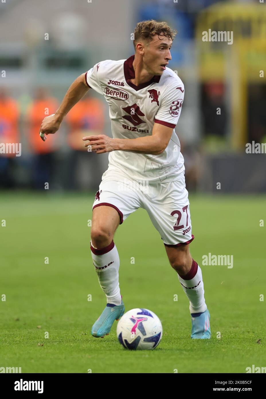 Milano, Italia, 10th settembre 2022. Mergim Vojvoda del Torino FC durante la Serie A partita a Giuseppe Meazza, Milano. L'immagine di credito dovrebbe essere: Jonathan Moskrop / Sportimage Foto Stock