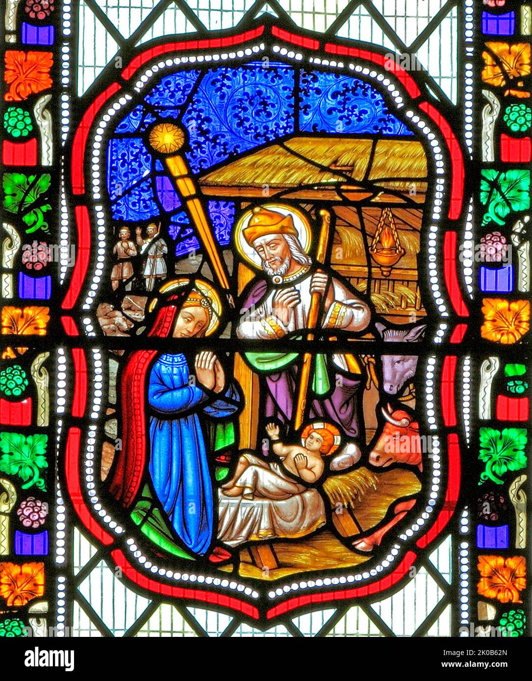 Nascita di Gesù, vetrate, 1860, la Natività, Fakenham chiesa, Norfolk, Inghilterra, Regno Unito Foto Stock