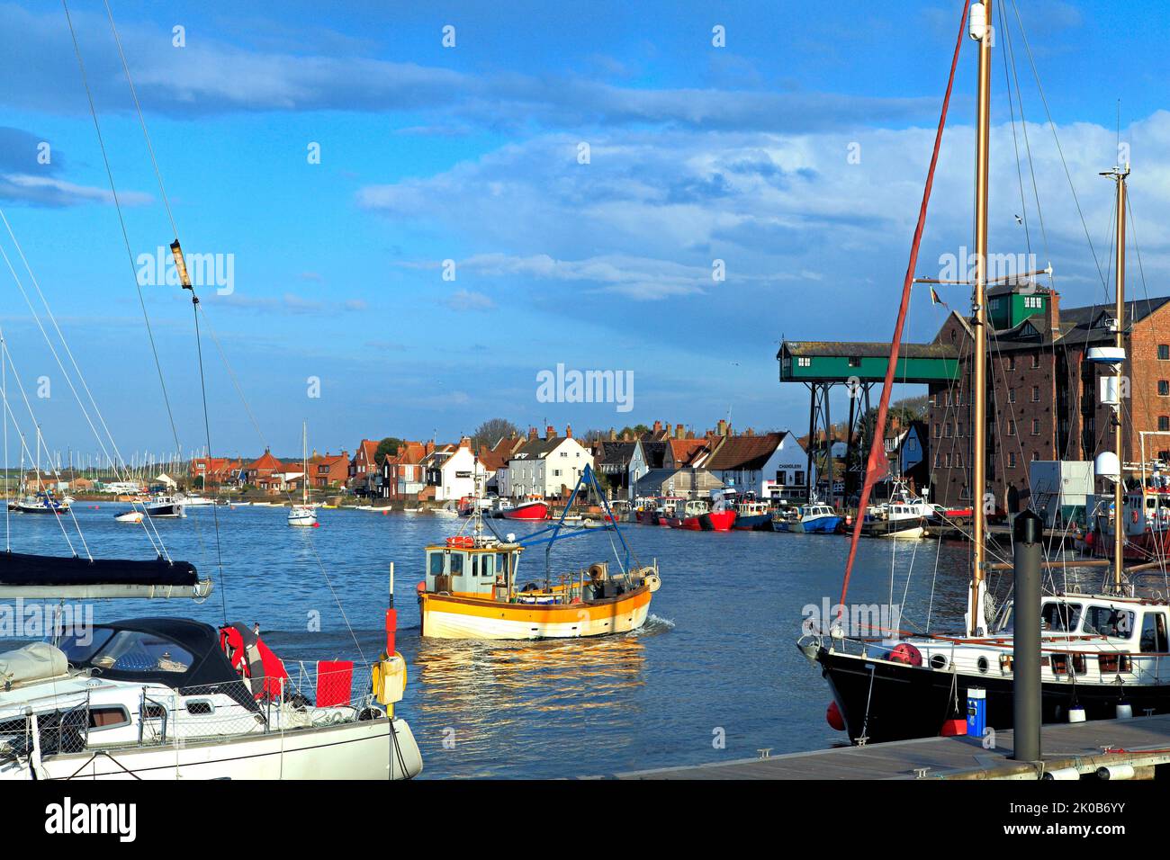 Pozzi vicino al mare, Norfolk, Porto, Granaio, Città, Porto, Inghilterra, Regno Unito Foto Stock
