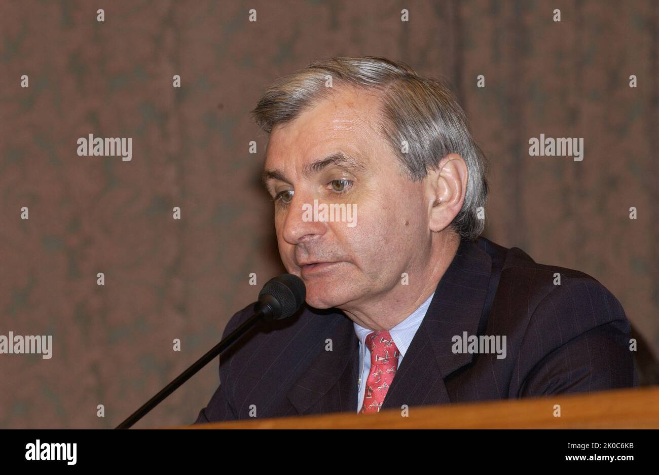 Udienza del Senato sulle nomine di Roy Bernardi, Dennis Shea, Cathy MacFarlane. Udienza del Senato su Roy Bernardi, Dennis Shea, Cathy MacFarlane Nominations Subject, Commissione del Senato su Banking, Housing, and Urban Affairs audizione, a Capitol Hill, sulle nomine di Roy Bernardi come Vice Segretario HUD, Dennis Shea come Vice Segretario per lo sviluppo delle politiche e la Ricerca, E Cathy MacFarlane come Vice Segretario per gli Affari pubblici. Foto Stock