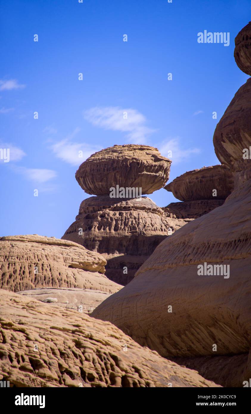Formazione di roccia di pancake Hegra Arabia Saudita 1 Foto Stock