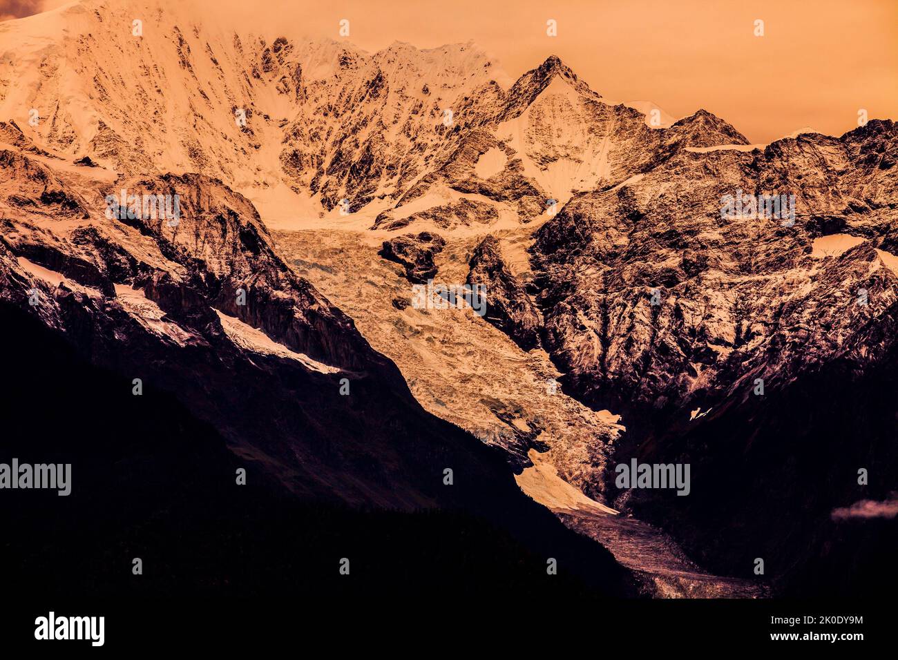 Bellissimo scenario di Meili montagna di neve, Cina Foto Stock