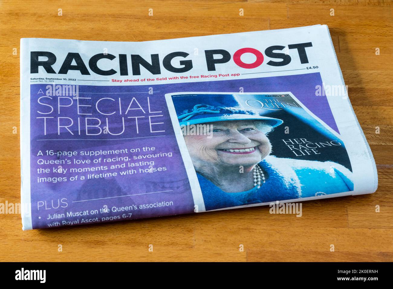 La prima pagina del Racing Post con un tributo alla Regina. Foto Stock